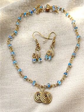 Handcrafted Blue Crystal & Gold Tone Wire Wrapped Jewelry Set Necklace Earrings